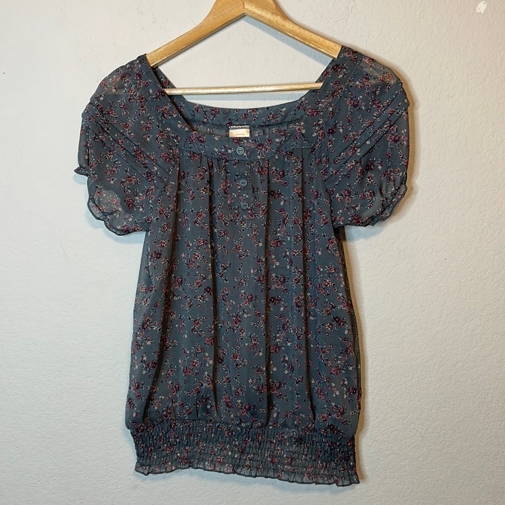 Mossimo Sheer Short Sleeve Gray Floral Top